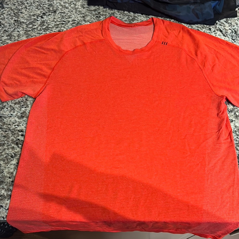 Metal vent tech shirt